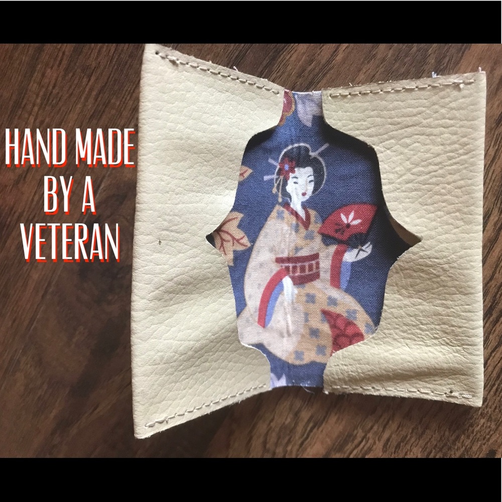 Handmade leather card holder with geisha liner